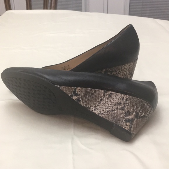 Antonio Melani 2 1/2” Wedge Heels - Picture 3 of 7